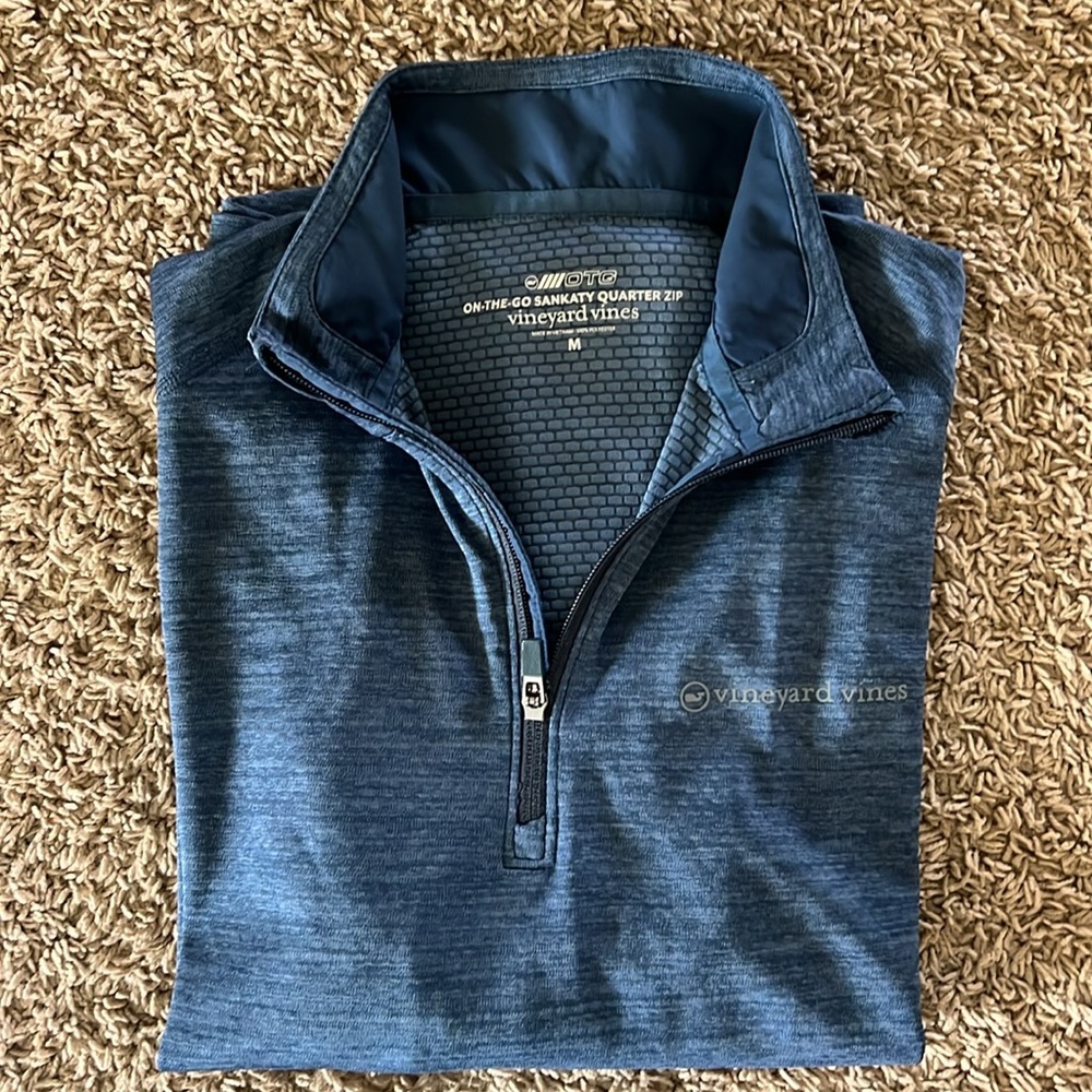 Vineyard Vines Men's Quarter Zip Top - Picture 7 of 10